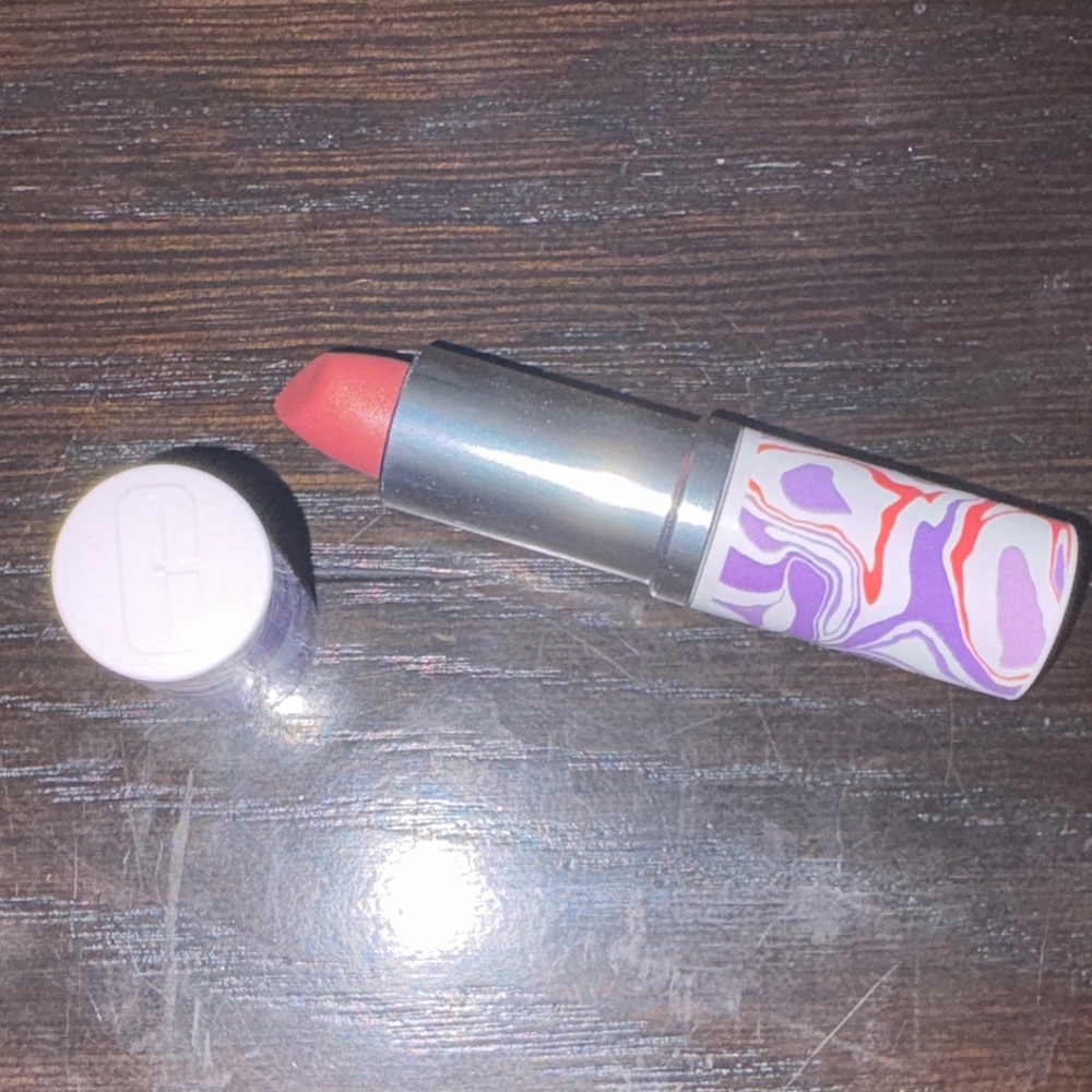 Clinique limited edition Swirl Design Lipstick in Bare Pop